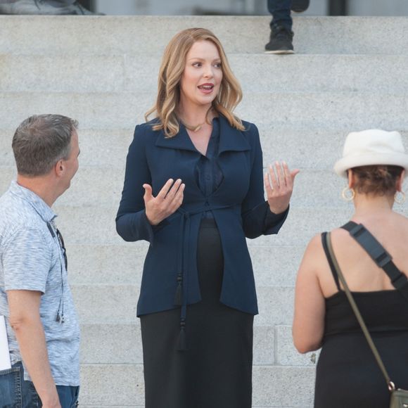 Katherine Heigl enceinte sur le tournage de la série "Doubt" à Los Angeles le 26 juillet 2016.