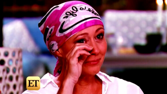 Shannen Doherty en larmes, raconte son combat contre le cancer du sein dans une émission qui lui est consacrée, diffusée sur le site Entertainment Tonight. Vidéo publiée le 29 juillet 2016