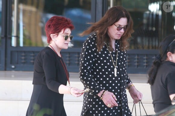 Exclusif - Sharon et Ozzy Osbourne font du shopping chez Barneys New York à Beverly Hills le 24 juillet 2016