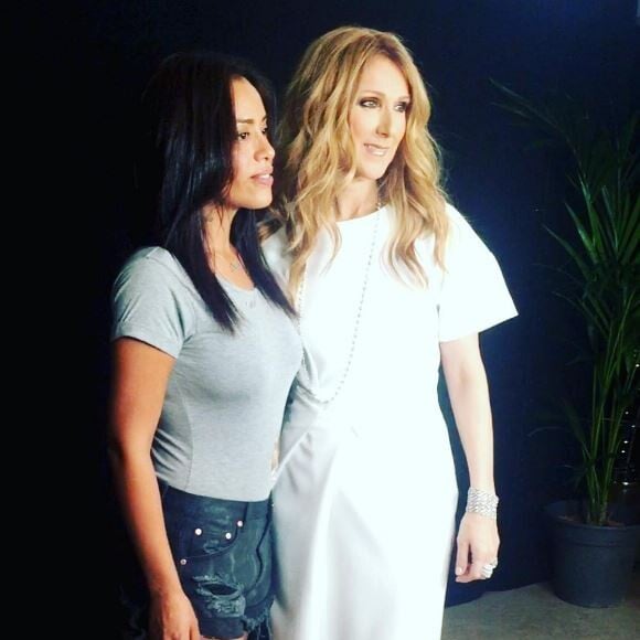 Amel Bent pose avec Céline Dion lors de son passage à Paris. Instagram, juillet 2016