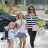 Jessica Alba rend visite à des amis avec ses filles Honor et Haven Warren à Beverly Hills, le 3 mai 2016