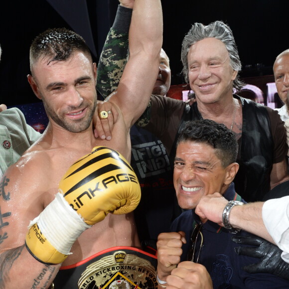 Le boxeur Yohan Lidon (Le Bûcheron) vainqueur, Mickey Rourke et Saïd Taghmaoui - Soirée "La Fight Night" de Saint-­Tropez, France, le 4 août 2016. La Fight Night est un concept original alliant les plus hautes valeurs des sports de combats internationaux au glamour de Saint-­Tropez. Certains des plus grands noms de la boxe thaï et du kick-boxing mondiaux se sont affrontés sur ce ring faisant désormais partie de la légende de la boxe sous toutes ses formes. Cette prestigieuse soirée de gala au clair de lune est devenue au cours du temps LA marque d'un succès sportif et people retentissant. Un événement incontournable dans le village le plus célèbre de la Côte d'Azur. © Rachid Bellak/Bestimage
