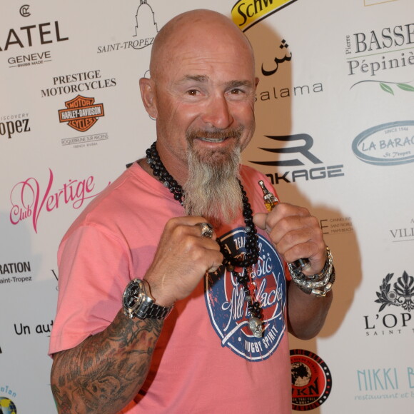 Vincent Lagaf' - Soirée "La Fight Night" de Saint-­Tropez, France, le 4 août 2016. La Fight Night est un concept original alliant les plus hautes valeurs des sports de combats internationaux au glamour de Saint-­Tropez. Certains des plus grands noms de la boxe thaï et du kick-boxing mondiaux se sont affrontés sur ce ring faisant désormais partie de la légende de la boxe sous toutes ses formes. Cette prestigieuse soirée de gala au clair de lune est devenue au cours du temps LA marque d'un succès sportif et people retentissant. Un événement incontournable dans le village le plus célèbre de la Côte d'Azur. © Rachid Bellak/Bestimage