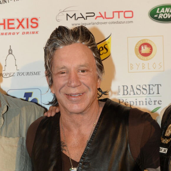 Mickey Rourke - Soirée "La Fight Night" de Saint-­Tropez, France, le 4 août 2016. La Fight Night est un concept original alliant les plus hautes valeurs des sports de combats internationaux au glamour de Saint-­Tropez. Certains des plus grands noms de la boxe thaï et du kick-boxing mondiaux se sont affrontés sur ce ring faisant désormais partie de la légende de la boxe sous toutes ses formes. Cette prestigieuse soirée de gala au clair de lune est devenue au cours du temps LA marque d'un succès sportif et people retentissant. Un événement incontournable dans le village le plus célèbre de la Côte d'Azur. © Rachid Bellak/Bestimage