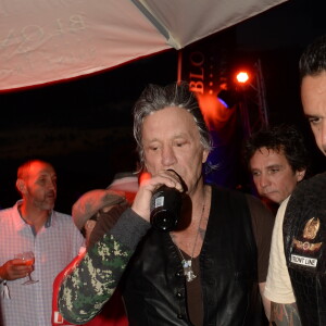 Mickey Rourke - Soirée "La Fight Night" de Saint-­Tropez, France, le 4 août 2016. La Fight Night est un concept original alliant les plus hautes valeurs des sports de combats internationaux au glamour de Saint-­Tropez. Certains des plus grands noms de la boxe thaï et du kick-boxing mondiaux se sont affrontés sur ce ring faisant désormais partie de la légende de la boxe sous toutes ses formes. Cette prestigieuse soirée de gala au clair de lune est devenue au cours du temps LA marque d'un succès sportif et people retentissant. Un événement incontournable dans le village le plus célèbre de la Côte d'Azur. © Rachid Bellak/Bestimage