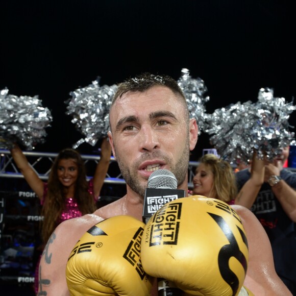 Le boxeur Yohan Lidon (Le Bûcheron) vainqueur - Soirée "La Fight Night" de Saint-­Tropez, France, le 4 août 2016. La Fight Night est un concept original alliant les plus hautes valeurs des sports de combats internationaux au glamour de Saint-­Tropez. Certains des plus grands noms de la boxe thaï et du kick-boxing mondiaux se sont affrontés sur ce ring faisant désormais partie de la légende de la boxe sous toutes ses formes. Cette prestigieuse soirée de gala au clair de lune est devenue au cours du temps LA marque d'un succès sportif et people retentissant. Un événement incontournable dans le village le plus célèbre de la Côte d'Azur. © Rachid Bellak/Bestimage