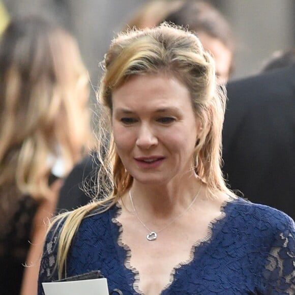 Renée Zellweger - Tournage du film "Bridget Jones 3" à Londres, le 10 novembre 2015, lors des scènes du baptême.