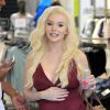 Courtney Stodden, enceinte, et Plastic Martyr font du shopping à Beverly Hills le 7 juillet 2016.