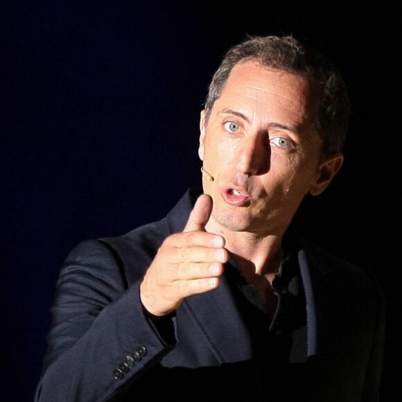 Gad Elmaleh en spectacle à la pinède de Juan-les-Pins à Antibes le 31 juillet 2014