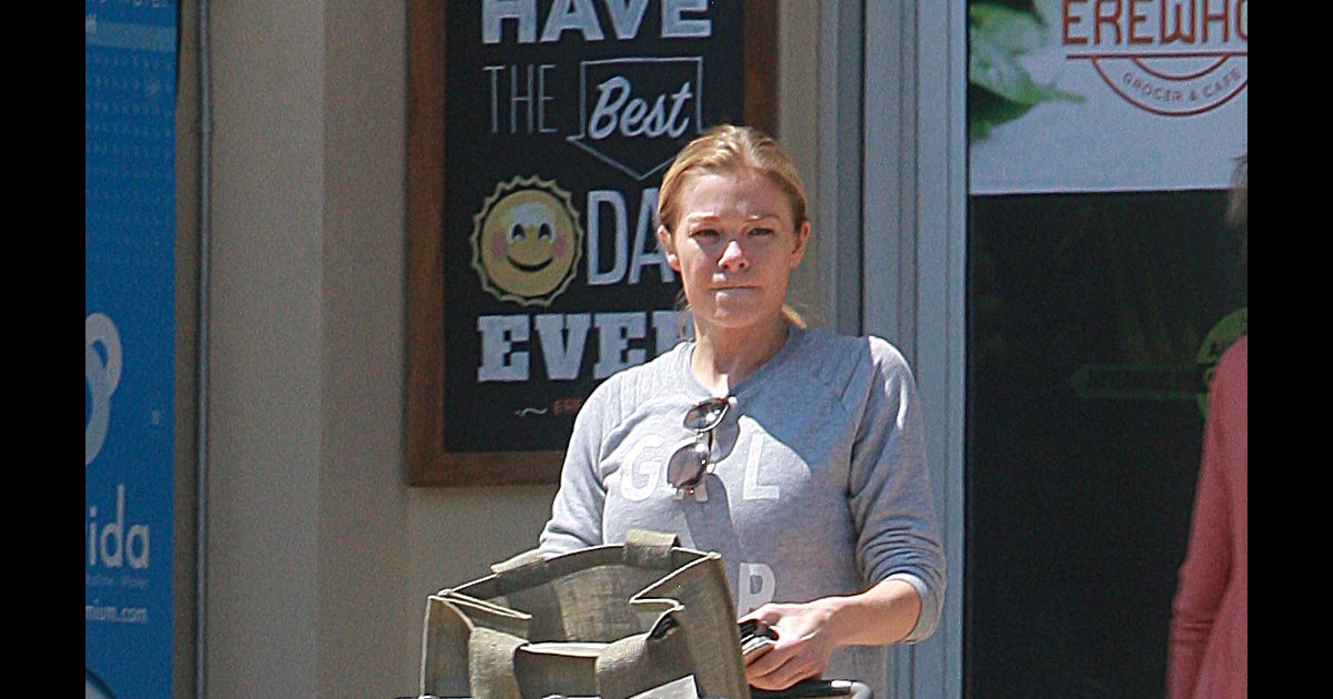 Exclusif - LeAnn Rimes fait des courses au Erewhon Market à Calabasas