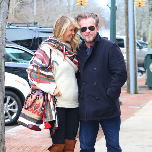 Exclusif - John Mellencamp et sa compagne Christie Brinkley arrivent chez "Sip & Soda" à New York, le 4 février 2016.