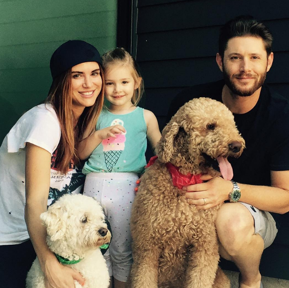 Jensen Ackles, sa femme Danneel Harris et leur fille Justin Jay. Photo publiée sur Instagram à l'été 2016