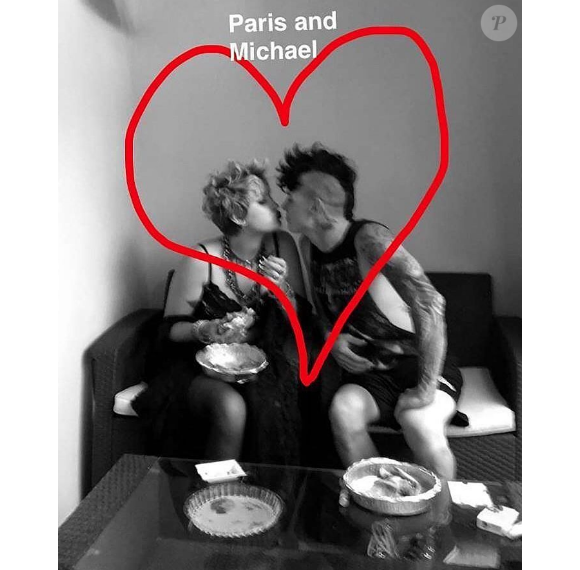 Paris Jackson et son amoureux Michael Snoddy lors d'un shooting photo. Image publiée sur Instagram en août 2016