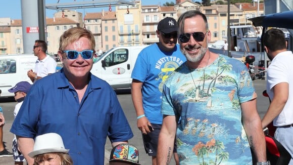 Elton John, David Furnish et leurs deux enfants, Zachary et Elijah, en vacances à Saint-Tropez le 12 août 2016