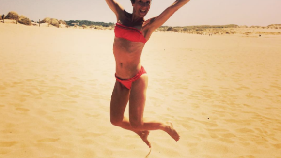 Emmanuelle Boidron : Une maman divine en bikini au Sud du Portugal