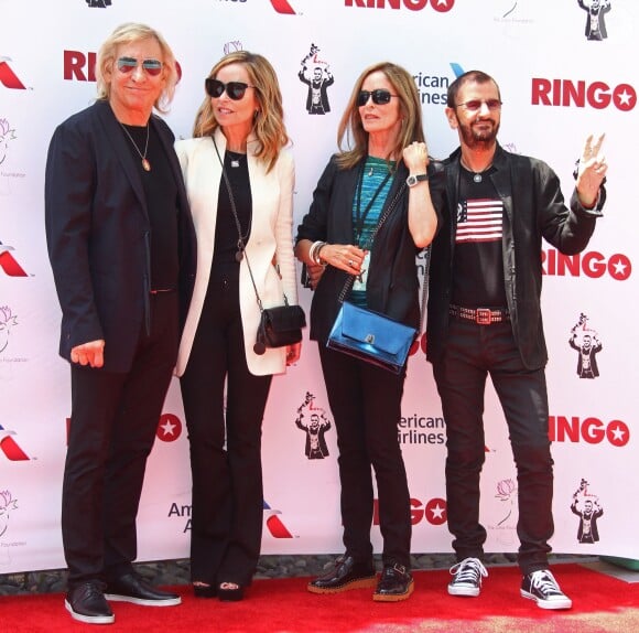 Ringo Starr et Barbara Bach avec Joe Walsh et Pamela Bach - Anniversaire de Ringo Starr lors de l'événement "Peaceandlove" au Capitol Records à Hollywood le 7 juillet 2016