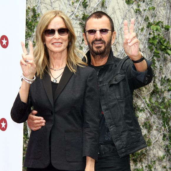 Ringo Starr et sa femme Barbara Bach lors de l'anniversairede l'ex-Beatle au Capitol Records Towe à Hollywood, le 7 juillet 2015