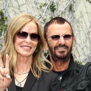 Ringo Starr et sa femme Barbara Bach lors de l'anniversairede l'ex-Beatle au Capitol Records Towe à Hollywood, le 7 juillet 2015