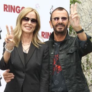 Ringo Starr et sa femme Barbara Bach lors de l'anniversairede l'ex-Beatle au Capitol Records Towe à Hollywood, le 7 juillet 2015