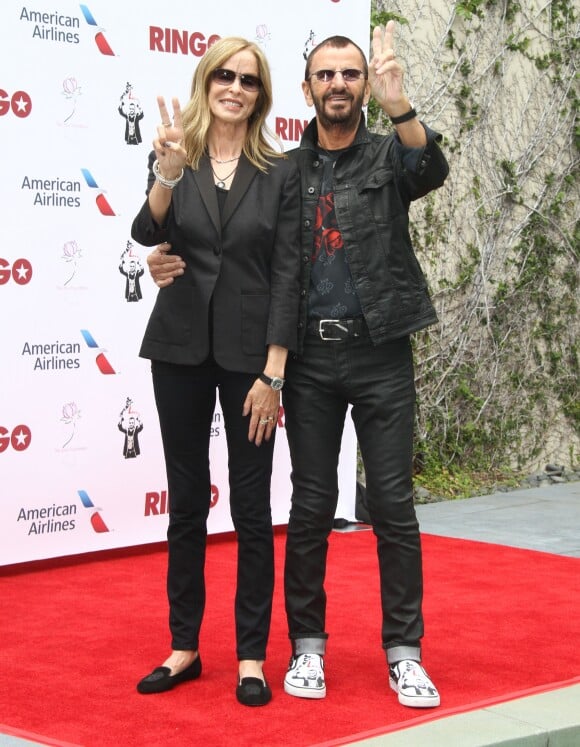 Ringo Starr et sa femme Barbara Bach lors de l'anniversairede l'ex-Beatle au Capitol Records Towe à Hollywood, le 7 juillet 2015