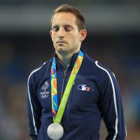 Rio 2016 : Renaud Lavillenie hué et en larmes pour recevoir sa médaille