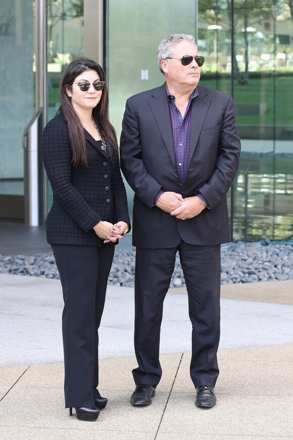 Samantha Spector - Amber Heard arrive au tribunal de Century City pour faire une déposition dans l'affaire qui l'oppose à son mari Johnny Depp pour violence conjugale et sa demande de divorce, elle est arrivée avec une heure et demie de retard alors que son avocate Samantha Spector l'attendait devant le tribunal à Century City le 6 aout 2016.