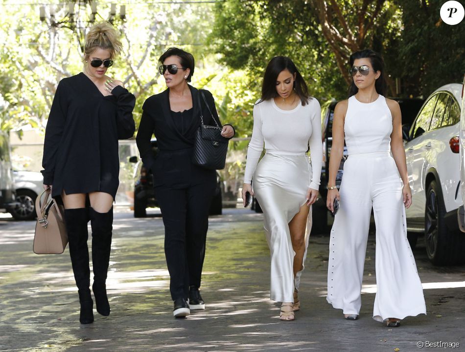 Kim, Kourtney, Khloé Kardashian et leur mère Kris Jenner à Woodland