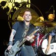 Johnny Depp en concert avec Alice Cooper avec son groupe The Hollywood Vampires Coney Island, le 10 juillet 2016. Joe Perry, guitariste du groupe Aerosmith, a fait un malaise sur scène pendant le concert.10/07/2016 - Coney Island