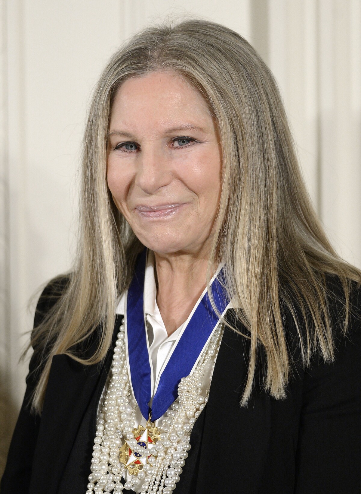 Photo Barbra Streisand à la Maison Blanche à Washington, le 24 novembre 2015 Purepeople