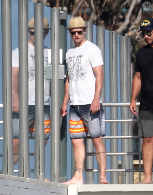 Justin Timberlake et sa femme Jessica Biel se promènent avec leur fils Silas Randall Timberlake à Malibu, le 7 août 2016