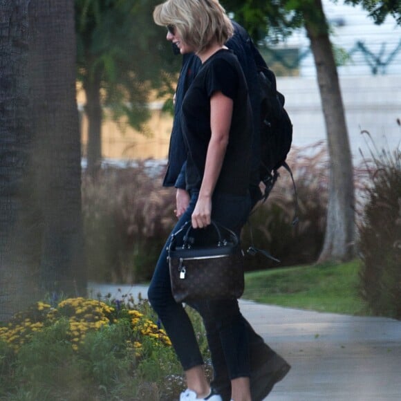 Taylor Swift et Tom Hiddleston se promènent dans la rue à Los Angeles, le 21 juillet 2016