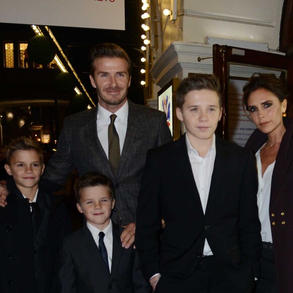 David Beckham, Victoria Beckham et leurs enfants, Brooklyn Beckham, Romeo Beckham, Cruz Beckham à la Premiere de la comedie musicale des Spice Girls 'The Viva Forever' a Londres le 11 Decembre 2012.