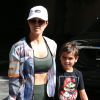 Kourtney Kardashian emmène son fils Mason à son cours d'arts plastiques à Woodland Hills. Los Angeles, le 16 août 2016.