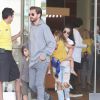 Kourtney Kardashian et son ex compagnon Scott Disick avec leurs enfants Mason et Penelope - La famille Kardashian sort du cinema après vu le film "Finding Dory" à Calabasas le 25 juin 2016. The Kardashian's are out and about in Calabasas, California on June 25, 2016. The group was headed to see 'Finding Dory'. Kanye carried North into the movies with them.25/06/2016 - Calabasas