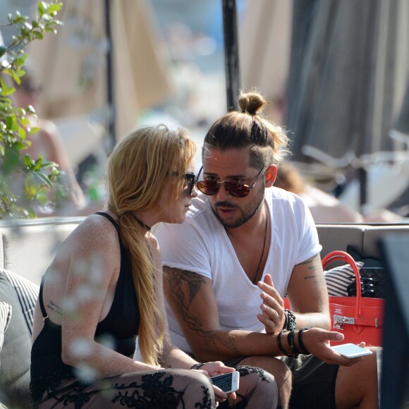 Lindsay Lohan et Dennis Papageorgiou, propriétaire du Rakkan Mykonos en Grèce, le 24 août 2016