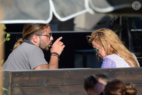 Lindsay Lohan et Dennis Papageorgiou, propriétaire du Rakkan Mykonos en Grèce, le 24 août 2016