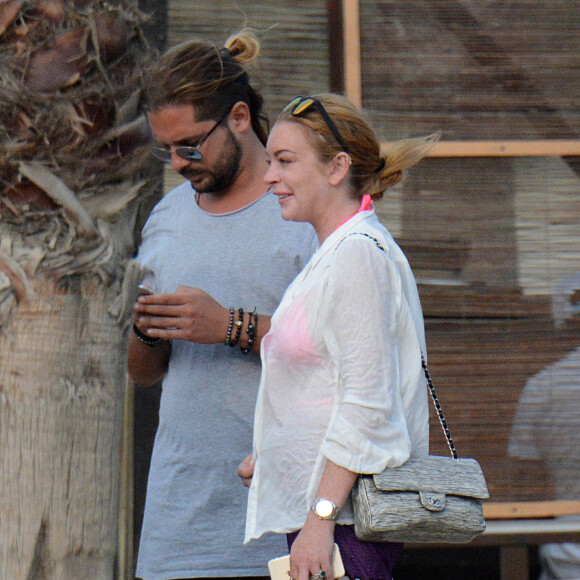 Lindsay Lohan et Dennis Papageorgiou, propriétaire du Rakkan Mykonos en Grèce, le 26 août 2016