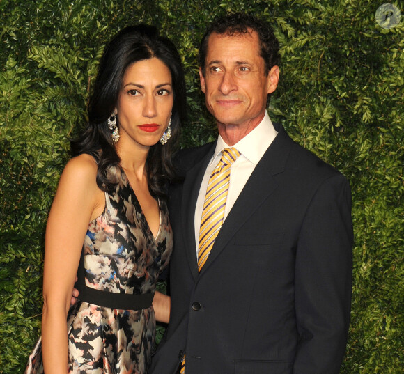 Huma Abedin et son mari Anthony Weiner à la soirée CFDA / Vogue à New York le 2 novembre 2015.
