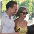 Taylor Swift et son nouveau compagnon Tom Hiddleston passent des vacances romantiques à Rome. Le couple est allé déjeuner en amoureux et est allé visiter "Le Colisée", immense amphithéâtre ovoïde situé dans le centre de la ville de Rome, entre l'Esquilin et le Caelius, le plus grand jamais construit dans l'empire. Le 27 juin 2016