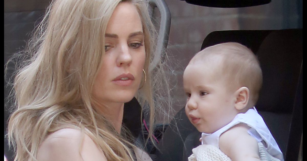 Exclusif - Melissa George et son fils Raphael à Sydney, le 6 avril 2016