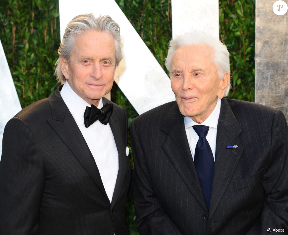 Michael Douglas et Kirk Douglas à la Vanity Fair Oscar Party 2012, le