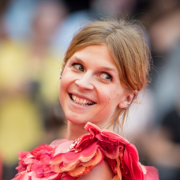 Clémence Poésy - Montée des marches de la cérémonie de clôture du 69ème Festival International du Film de Cannes. Le 22 mai 2016. © Olivier Borde-Cyril Moreau/Bestimage