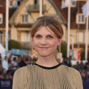 Clémence Poésy, enceinte, arrive à l'hommage à Daniel Radcliffe lors du 42ème festival du film américain de Deauville le 9 septembre 2016. © Denis Guignebourg / Bestimage  Pregnant Clemence Poesy attend to Daniel Radcliffe tribute at 42th American film festival in Deauville, France on september 9th, 201609/09/2016 - Deauville