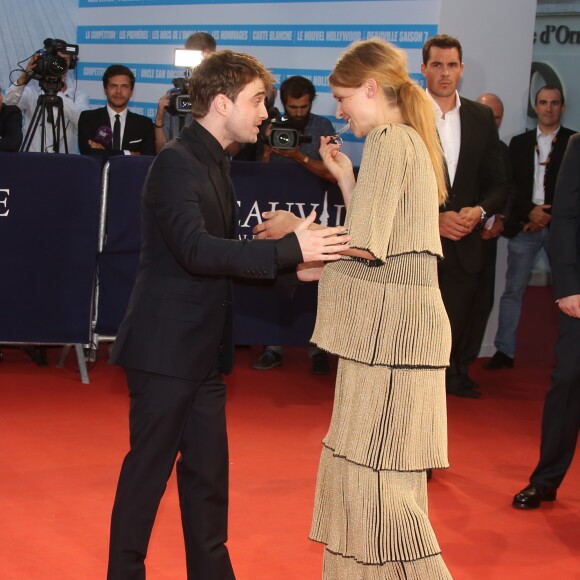 Clémence Poésy, enceinte, arrive à l'hommage à Daniel Radcliffe lors du 42ème festival du film américain de Deauville le 9 septembre 2016. © Denis Guignebourg / Bestimage  Pregnant Clemence Poesy attend to Daniel Radcliffe tribute at 42th American film festival in Deauville, France on september 9th, 201609/09/2016 - Deauville