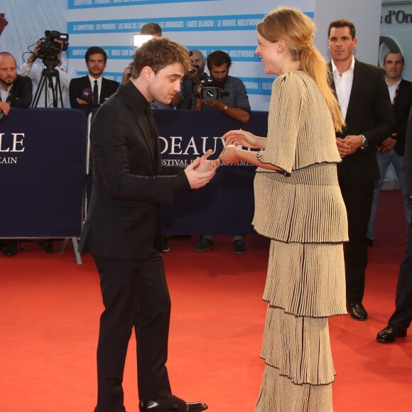 Clémence Poésy, enceinte, arrive à l'hommage à Daniel Radcliffe lors du 42ème festival du film américain de Deauville le 9 septembre 2016. © Denis Guignebourg / Bestimage  Pregnant Clemence Poesy attend to Daniel Radcliffe tribute at 42th American film festival in Deauville, France on september 9th, 201609/09/2016 - Deauville