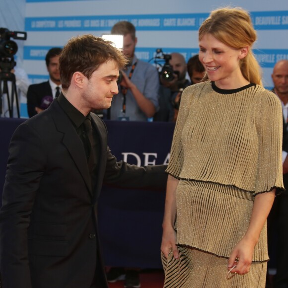 Clémence Poésy, enceinte, arrive à l'hommage à Daniel Radcliffe lors du 42ème festival du film américain de Deauville le 9 septembre 2016. © Denis Guignebourg / Bestimage  Pregnant Clemence Poesy attend to Daniel Radcliffe tribute at 42th American film festival in Deauville, France on september 9th, 201609/09/2016 - Deauville