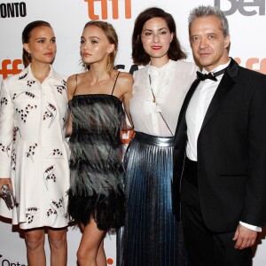 Natalie Portman, enceinte, Lily-Rose Depp, Rebecca Zlotowski et Emmanuel Salinger présentaient le 10 septembre 2016 Planetarium au Festival international du film de Toronto (TIFF).