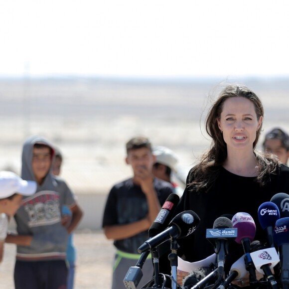 Angelina Jolie durant sa visite dans le camp de réfugiés Syriens à Azraq en Jordanie, le 9 Septembre 2016
