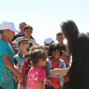 Angelina Jolie durant sa visite dans le camp de réfugiés Syriens à Azraq en Jordanie, le 9 Septembre 2016