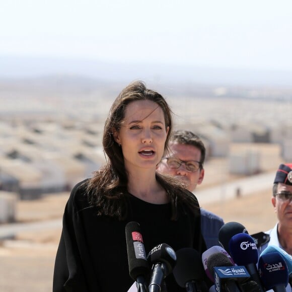 Angelina Jolie durant sa visite dans le camp de réfugiés Syriens à Azraq en Jordanie, le 9 Septembre 2016